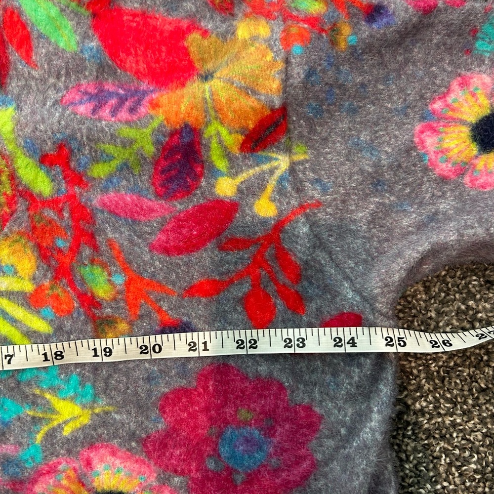 NATURAL LIFE cashmere-like fuzzy colorful floral pullover sweater size medium - Picture 8 of 8